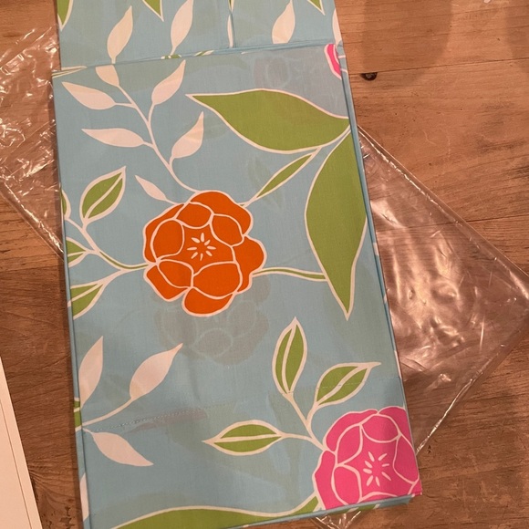 NIP Garnet Hill cotton percale pillowcases Blue green floral hibiscus colorful - Picture 5 of 8